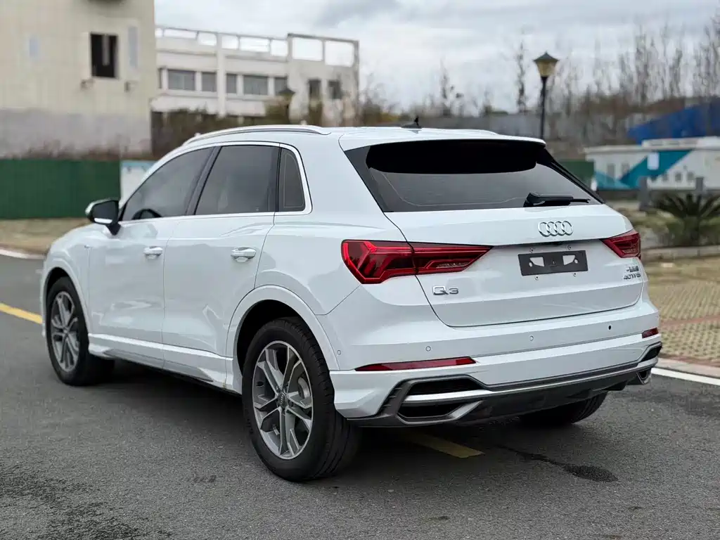 Audi Q3 2020 40 TFSI Fashionable and Dynamic купить на сайте DeffCars