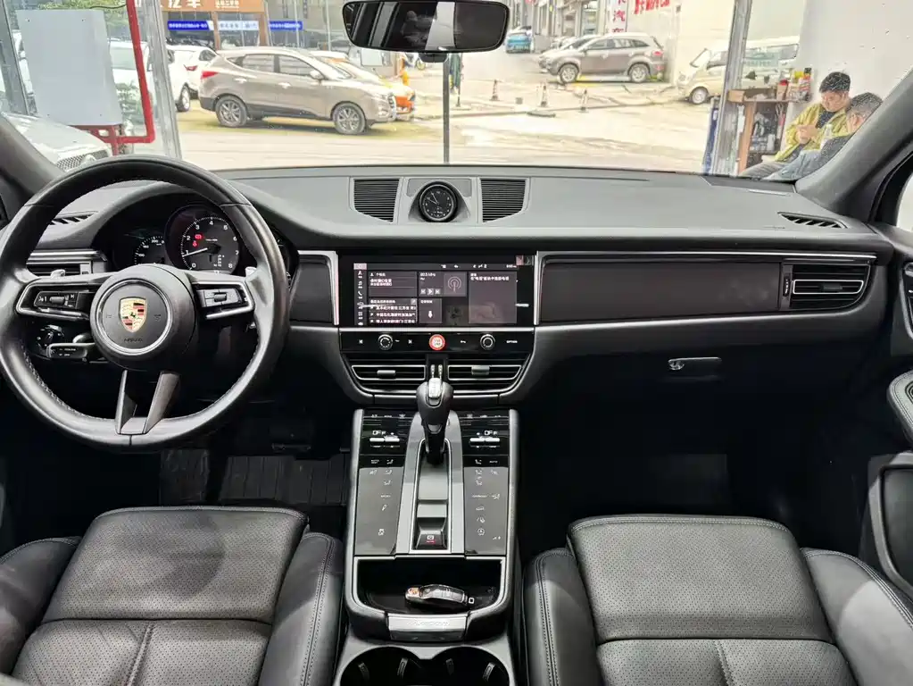 Macan 2023 Macan 2.0T купить на сайте DeffCars