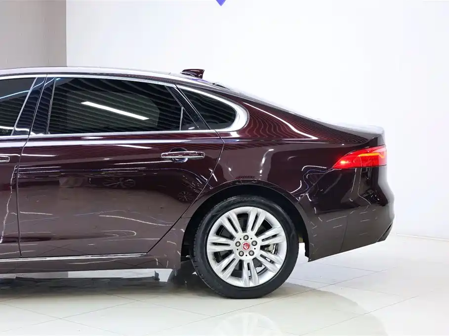 Jaguar XFL 2018 XFL 2.0T 250PS Deluxe Edition купить на сайте DeffCars