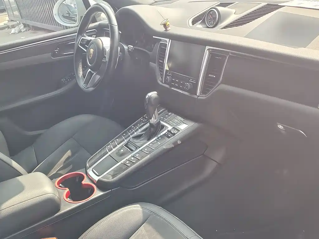 Macan 2016 Macan 2.0T купить на сайте DeffCars