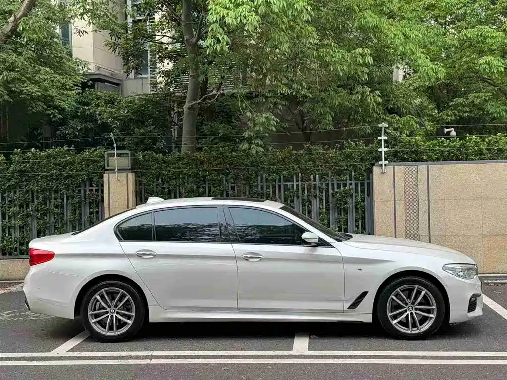BMW 5 Series 2018 525Li M Sports Package купить на сайте DeffCars