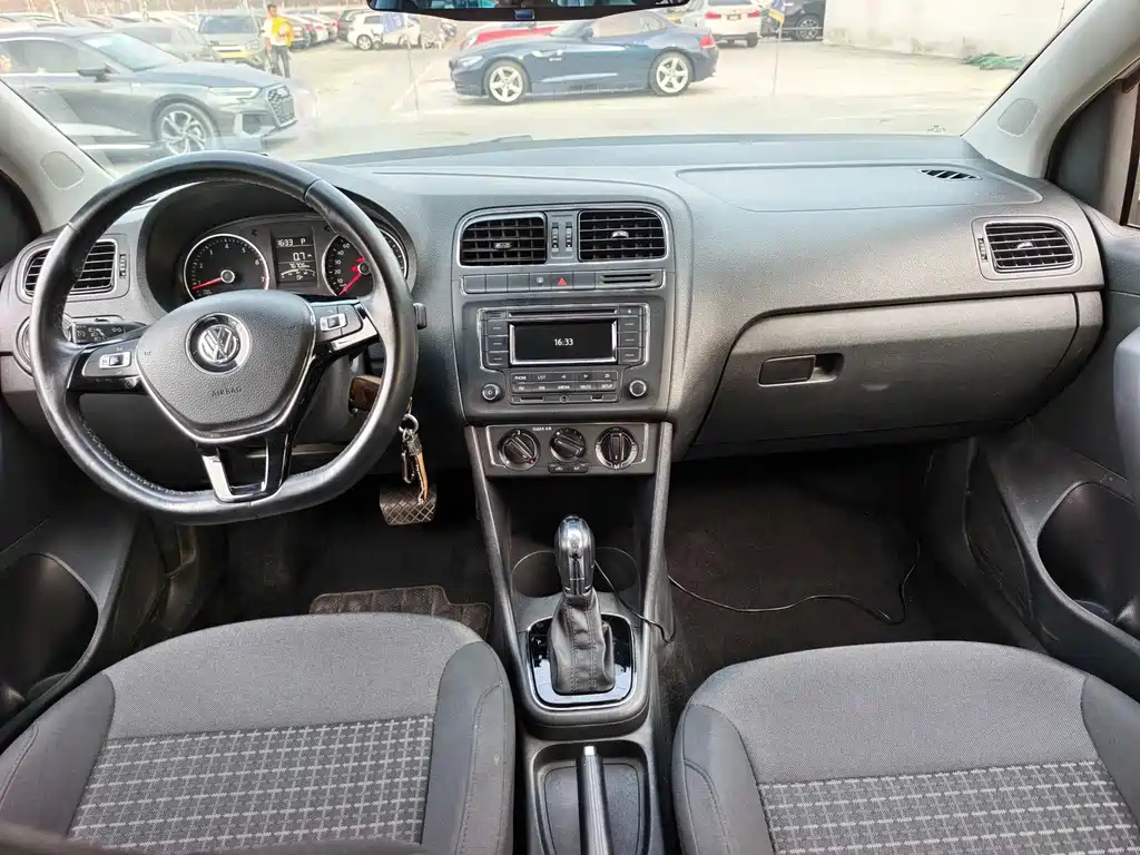 Polo 2016 1.6L automatic comfort model купить на сайте DeffCars