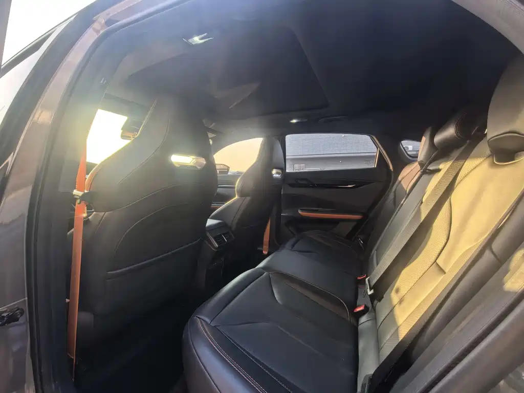 Changan UNI-V 2023 1.5T premium model купить на сайте DeffCars