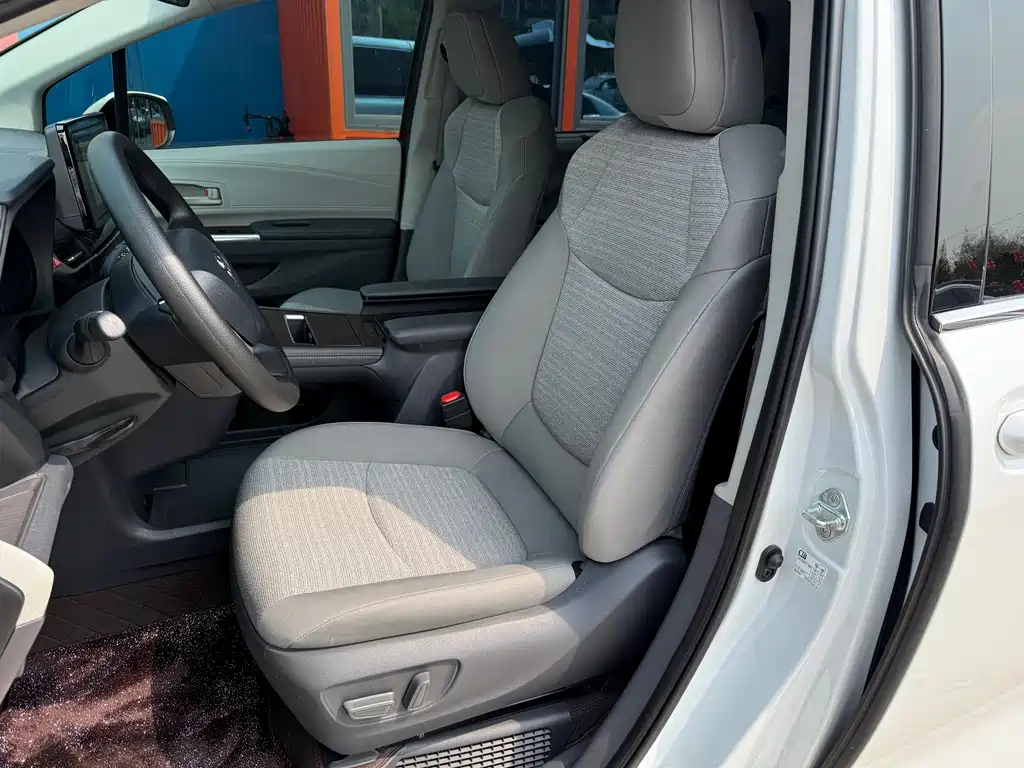 SIENNA 2021 2.5L Hybrid Comfort Edition купить на сайте DeffCars