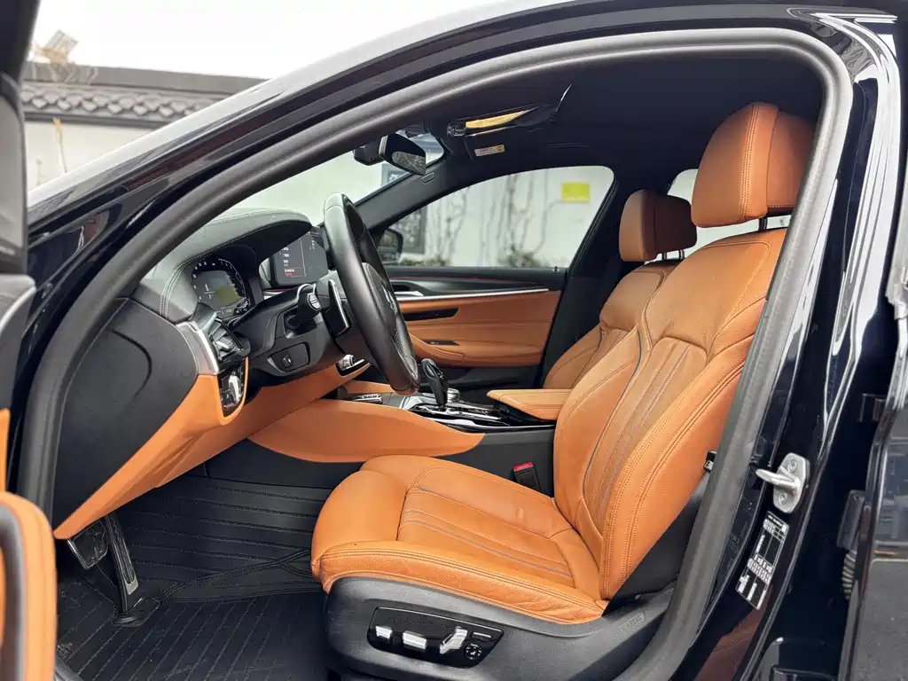BMW 5 Series Imported 2022 Facelift 530i Fashion Edition M Sports Package купить на сайте DeffCars