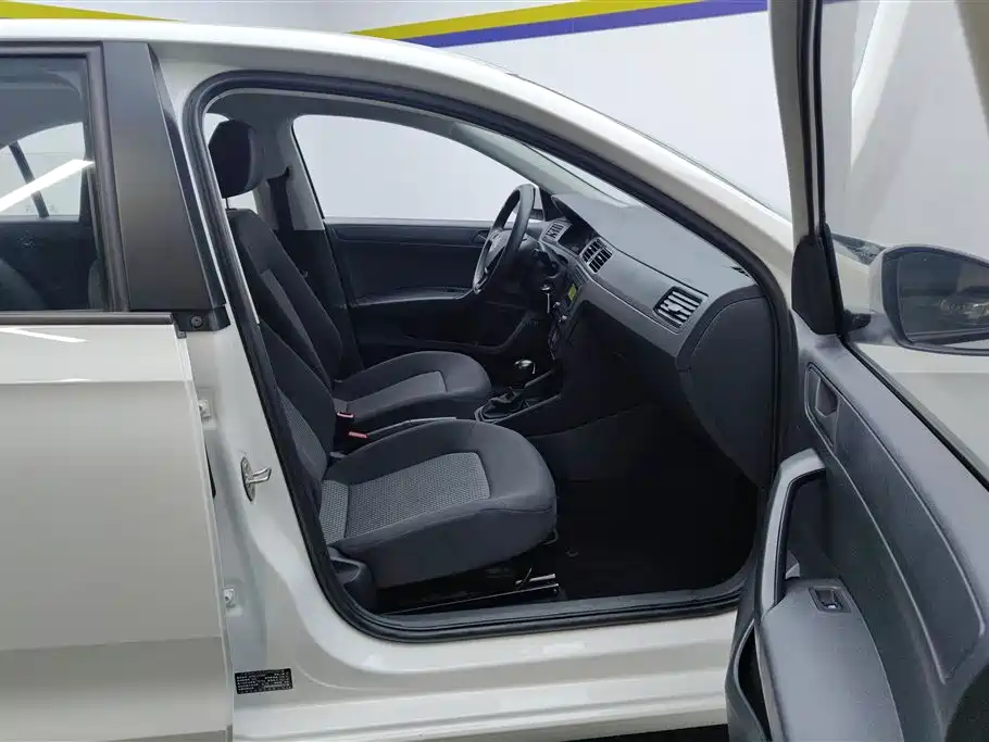 Santana 2021 1.5L automatic fashion version купить на сайте DeffCars