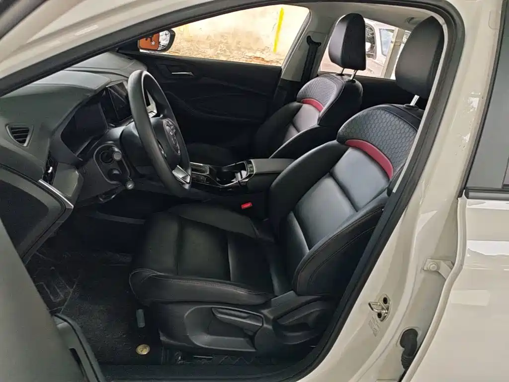 MG5 2023 180DVVT CVT Deluxe Edition купить на сайте DeffCars