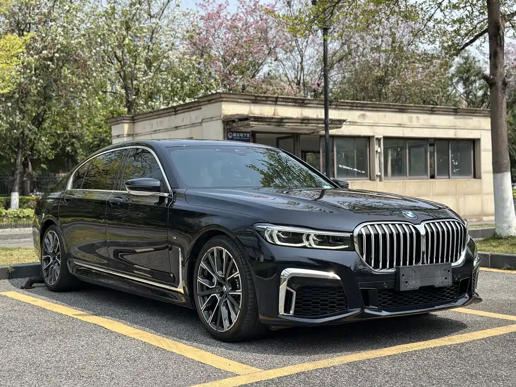 BMW 7 Series 2021 740Li Leading M Sports Package купить на сайте DeffCars