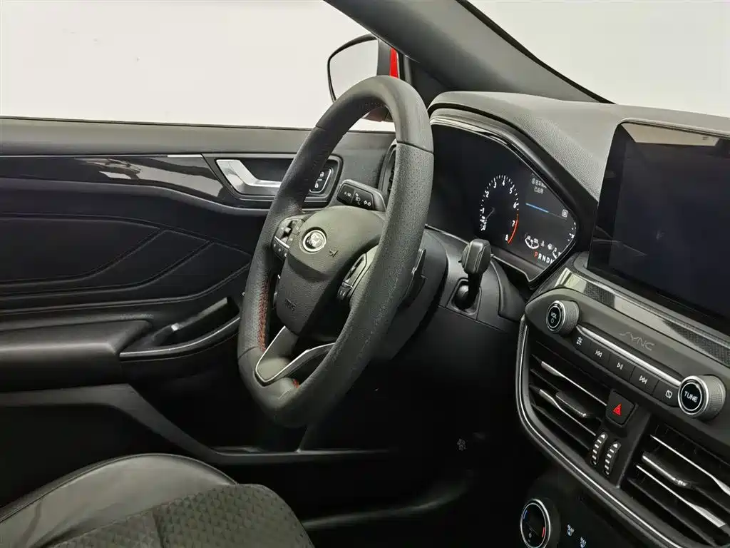 Focus 2020 Sedan EcoBoost 180 Automatic ST Line купить на сайте DeffCars