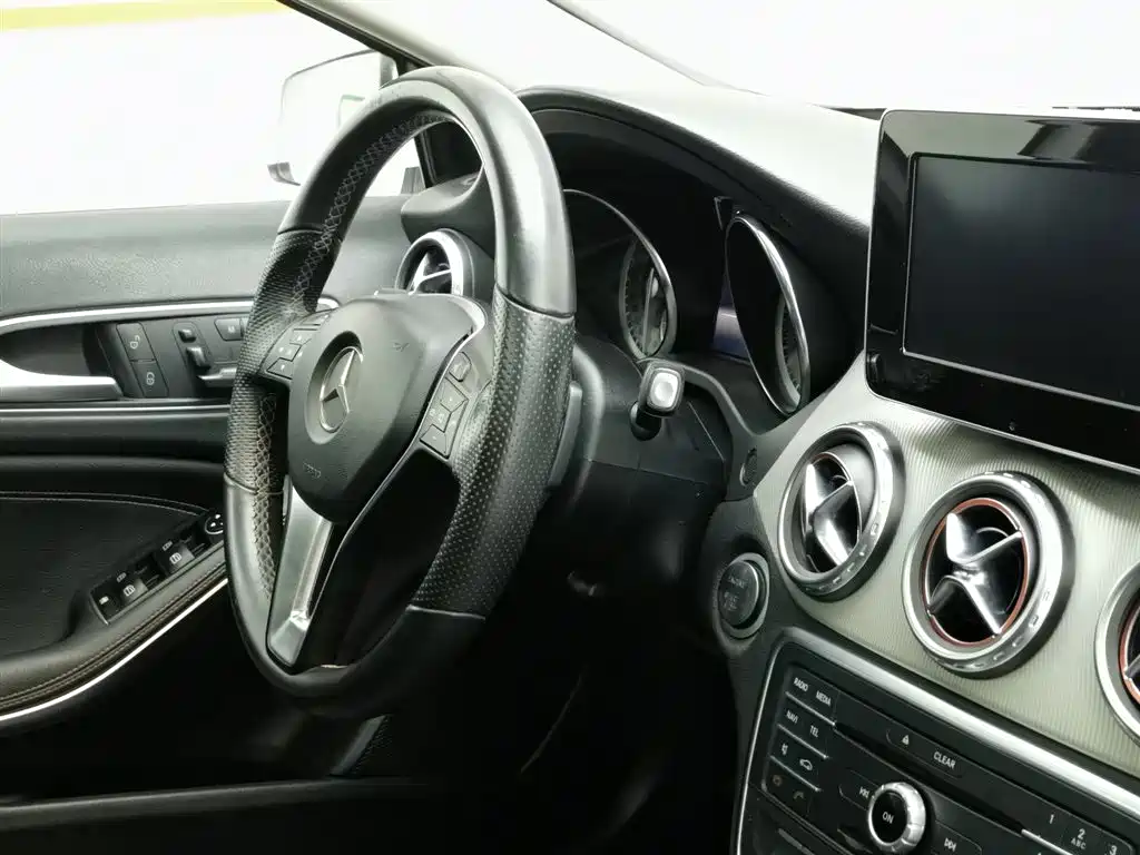Mercedes-Benz GLA 2016 GLA 200 Dynamic купить на сайте DeffCars