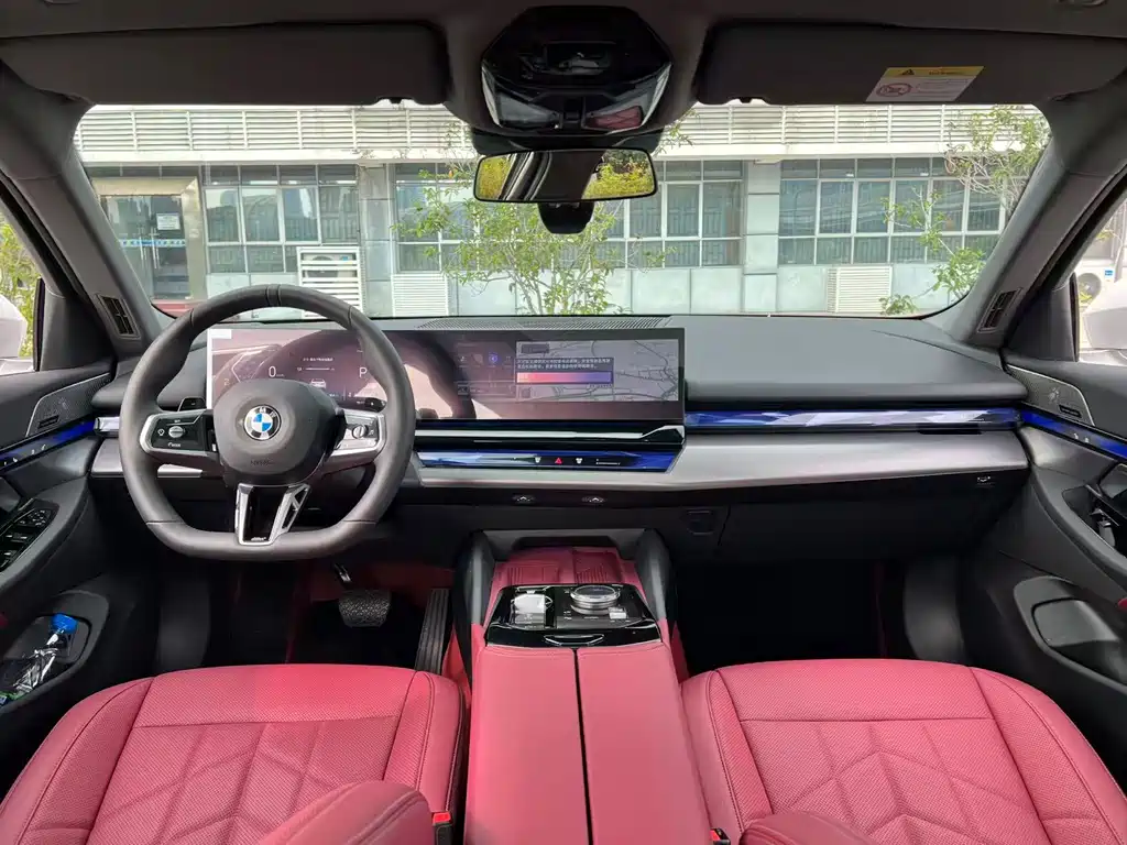 BMW 5 Series 2026 530Li Leading M Sports Package купить на сайте DeffCars