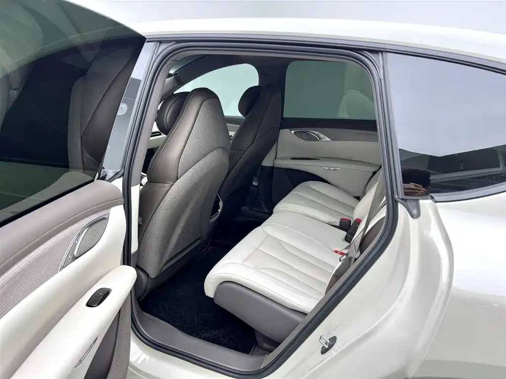 Zhiji LS7 2023 90kWh Elite rear-wheel drive version купить на сайте DeffCars