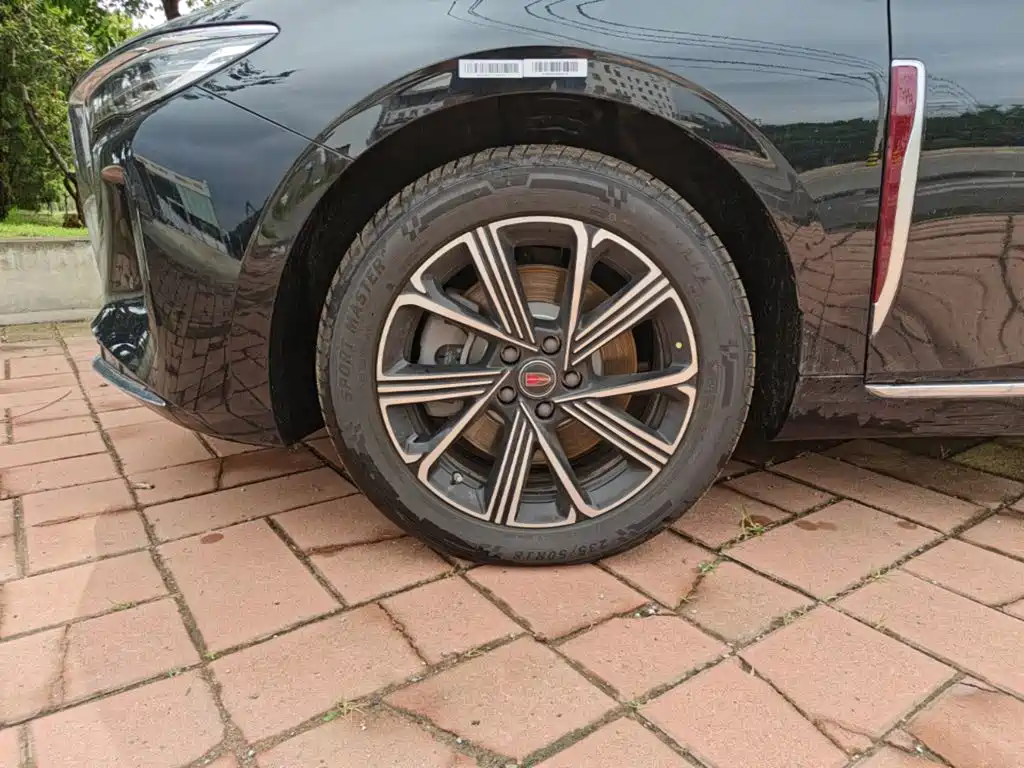 Hongqi H5 PHEV 2025 170 super hybrid version купить на сайте DeffCars