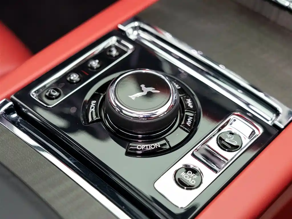 Cullinan 2018 five-seater version купить на сайте DeffCars