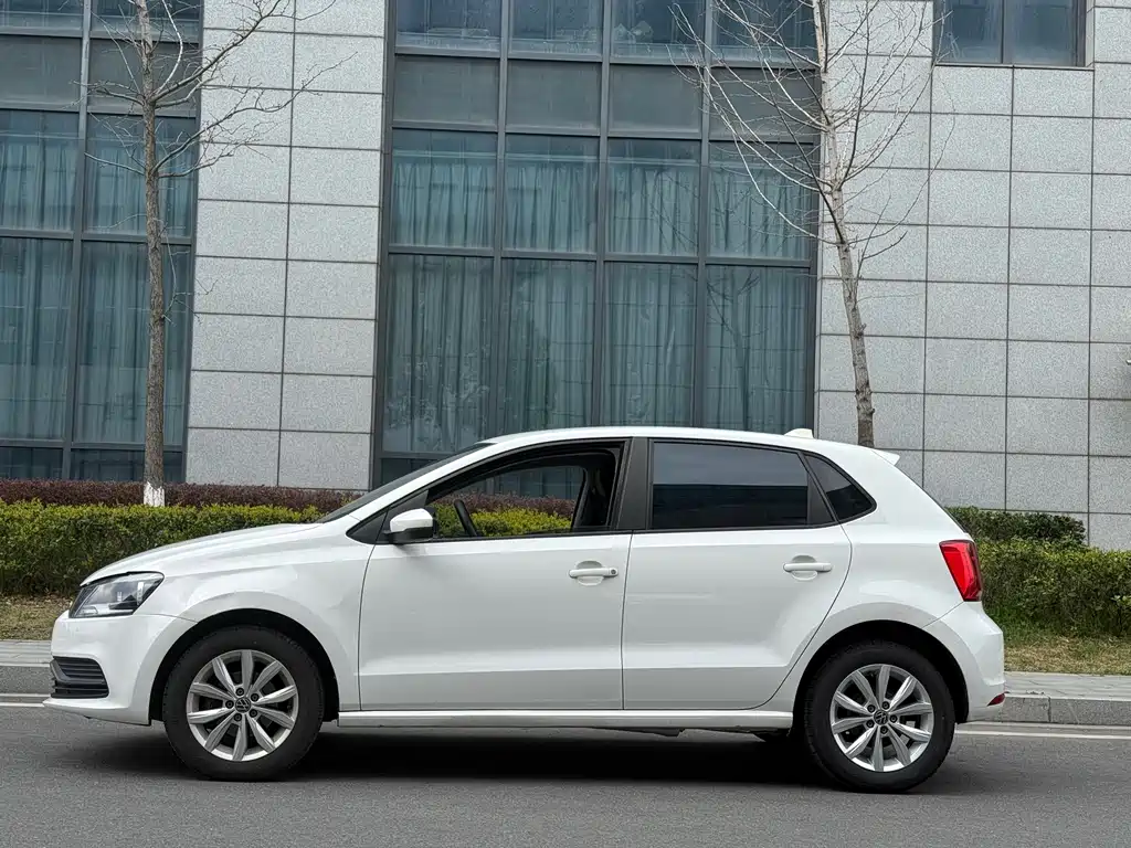 Polo 2016 1.4L manual fashion model купить на сайте DeffCars