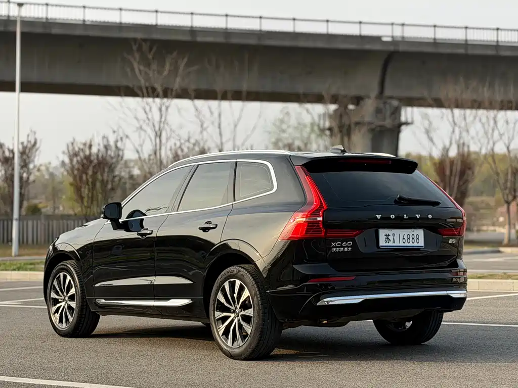 Volvo XC60 2024 B5 four-wheel drive Zhiyuan Deluxe Edition купить на сайте DeffCars
