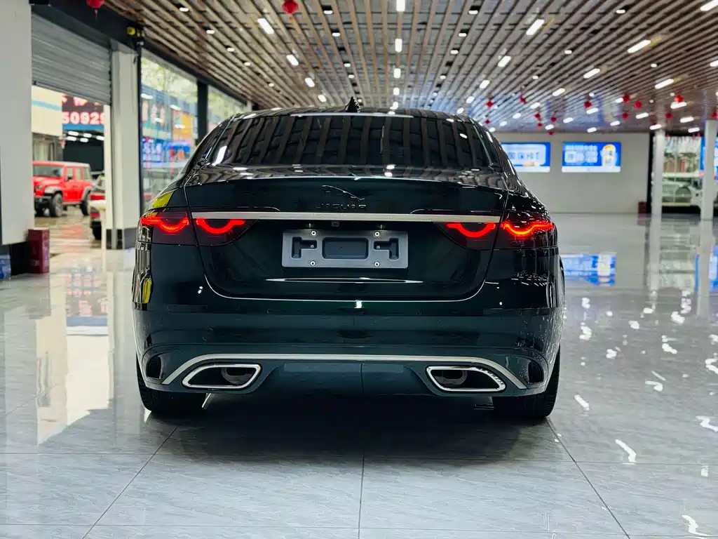 Jaguar XFL 2024 2.0T P250 two-wheel drive exclusive luxury version купить на сайте DeffCars
