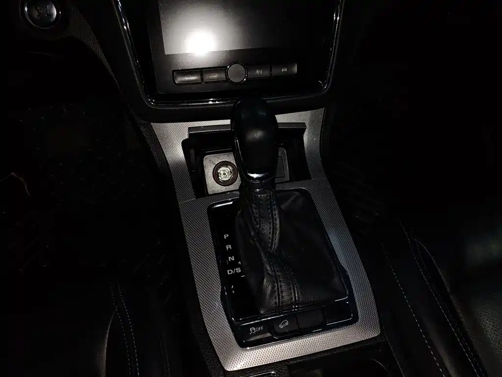 Roewe RX5 2020 model 20T automatic 4G interconnection million model купить на сайте DeffCars