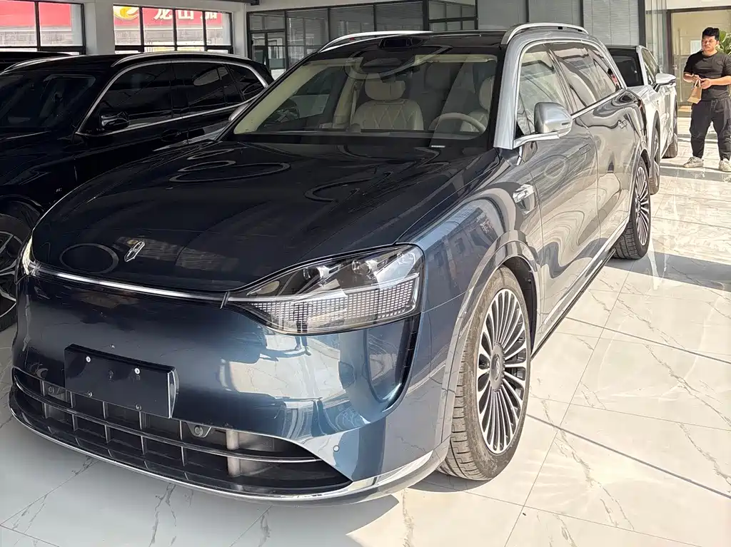 Wenjie M9 2025 extended range Ultra version 52kWh 6-seater version 192-line lidar) купить на сайте DeffCars