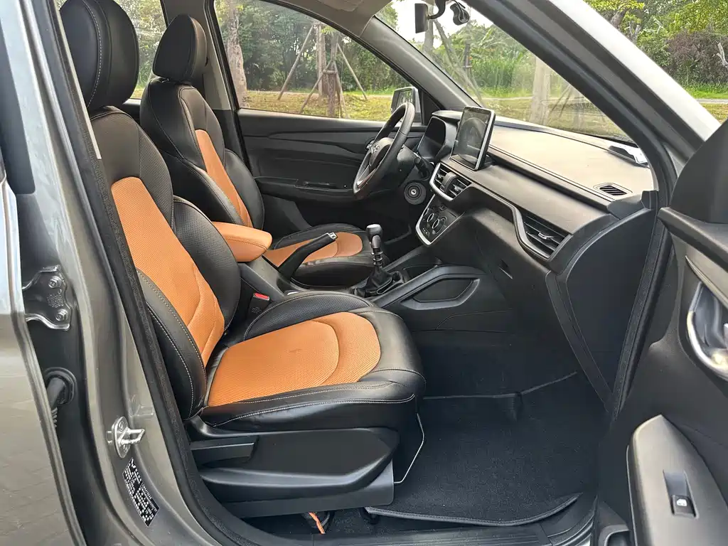 Wuling Hongguang S3 2019 1.5L manual comfort model National VI купить на сайте DeffCars