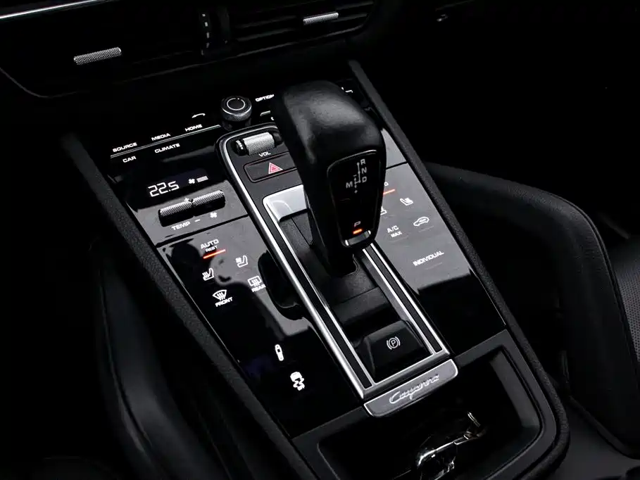 Cayenne New Energy 2023 Cayenne E-Hybrid 2.0T купить на сайте DeffCars