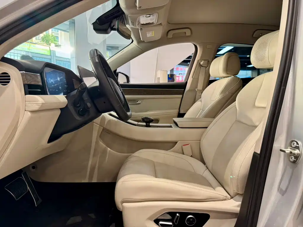 Wenjie M5 2022 extended range four-wheel drive performance version купить на сайте DeffCars