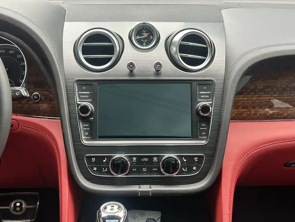 Bentayga 2018 4.0T V8 купить на сайте DeffCars