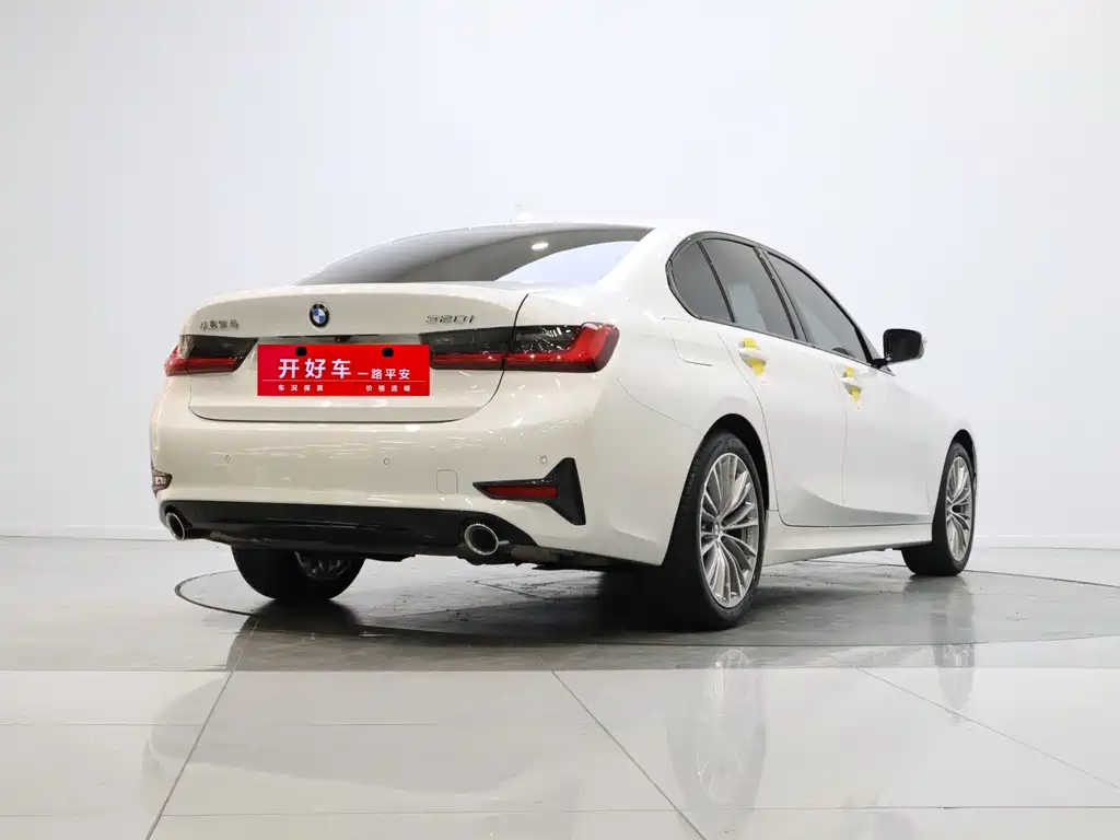 BMW 3 Series 2022 320i Sports Package купить на сайте DeffCars