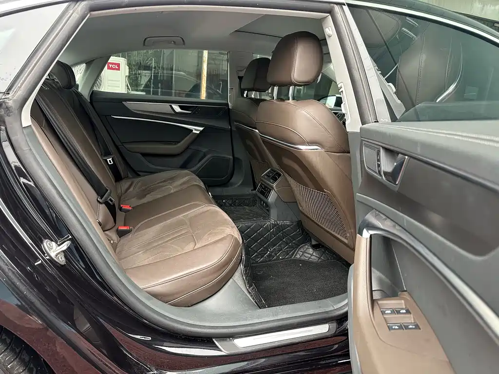 Audi A7L 2024 45TFSI S-line Dream Building Liquid Crystal Package купить на сайте DeffCars