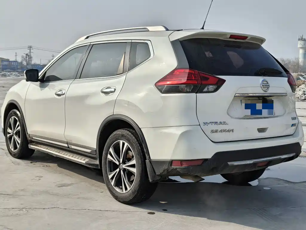 X-Trail 2017 2.5L CVT Deluxe Edition 4WD купить на сайте DeffCars