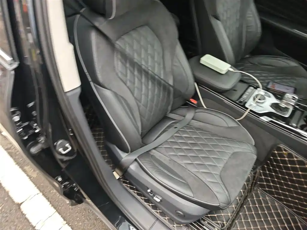 Hongqi HS5 2019 2.0T Zhilian Flagship Edition купить на сайте DeffCars