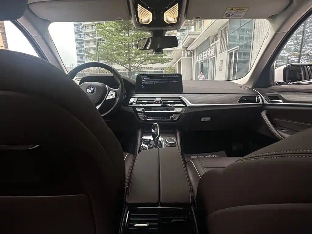 BMW 5 Series New Energy 2022 Model 535Le Luxury Package купить на сайте DeffCars