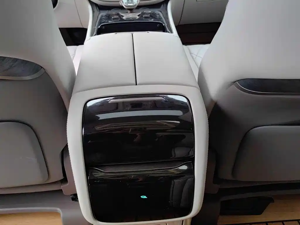 Denza D9 2022 DM-i 1040 Premium Type купить на сайте DeffCars