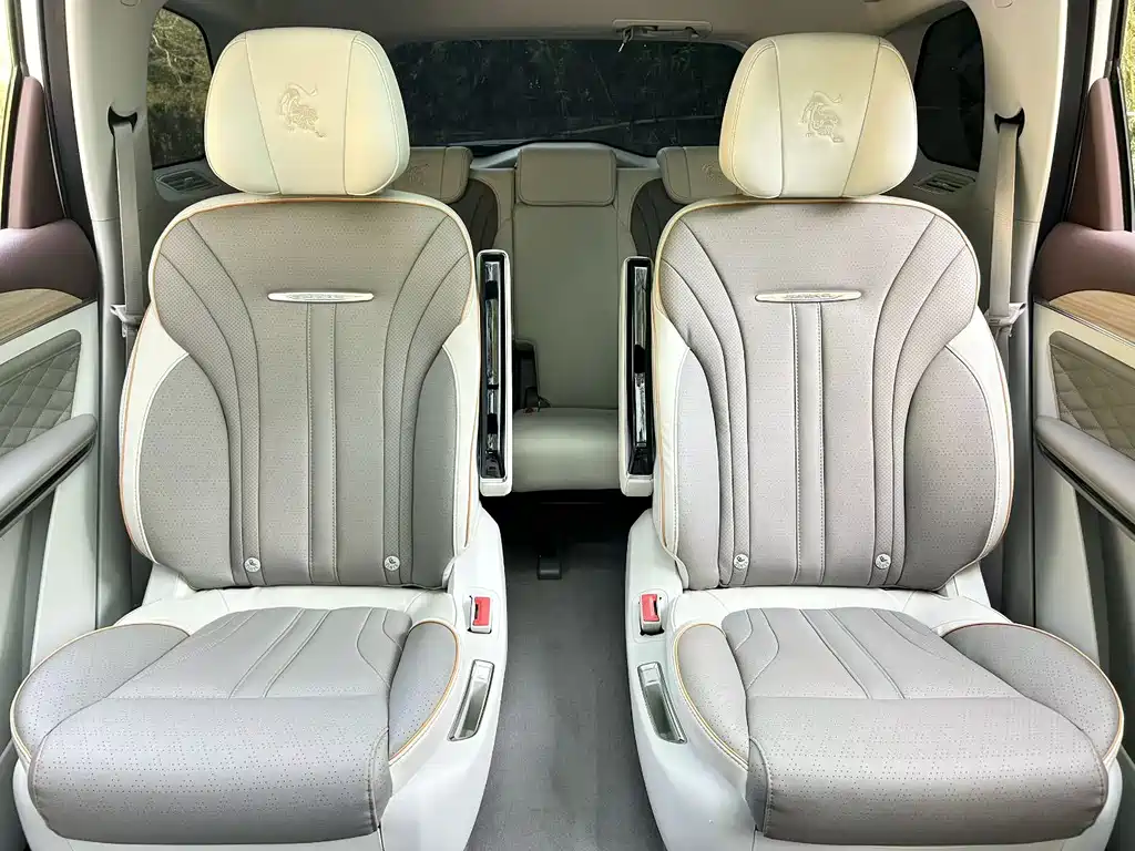 Fengxing Yacht 2022 1.5T DCT Wave Chasing Edition купить на сайте DeffCars