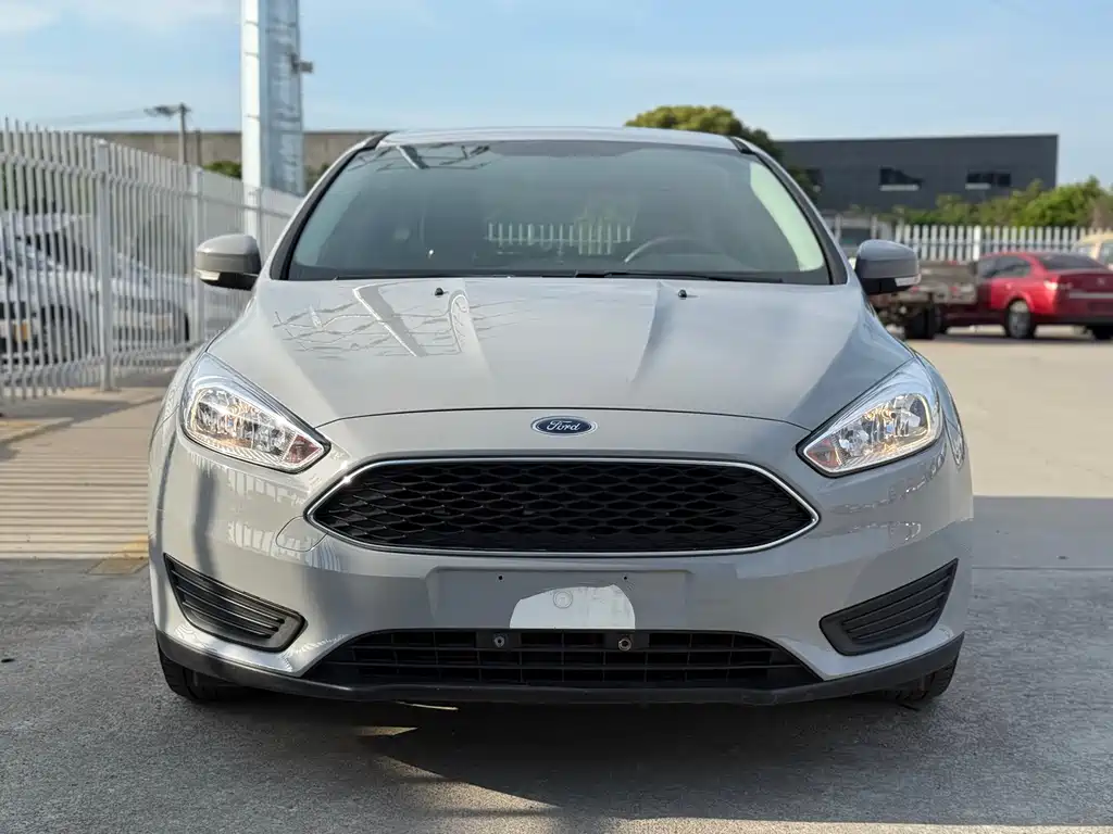 Focus 2018 hatchback classic 1.6L automatic comfort smart mobility version купить на сайте DeffCars