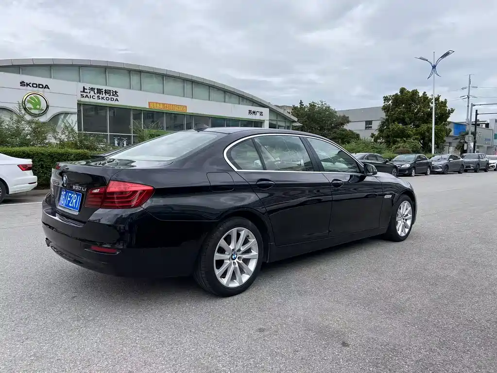 BMW 5 Series 2013 530Li Leading Model купить на сайте DeffCars