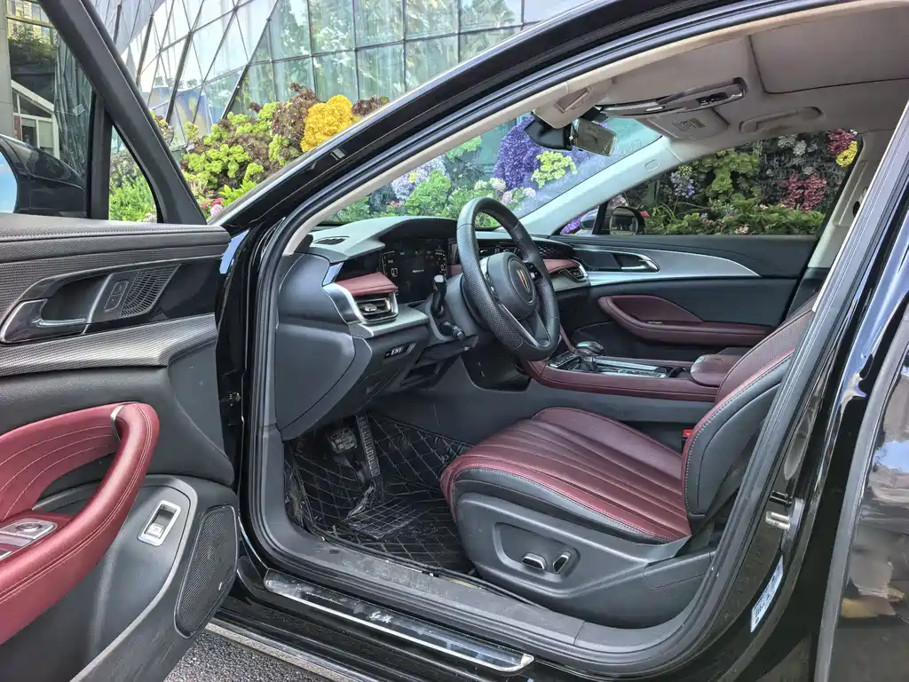 Hongqi H5 2024 1.5T DCT Zhilian Qiyun Edition купить на сайте DeffCars