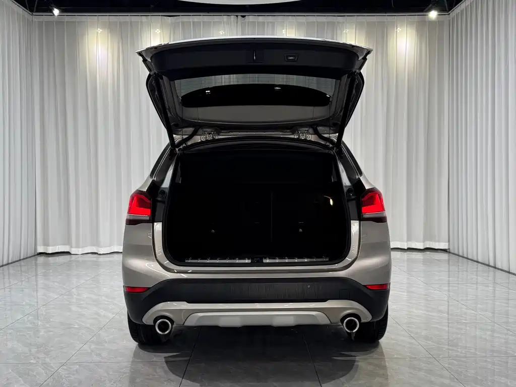 BMW X1 sDrive20Li Premium 2022 купить на сайте DeffCars