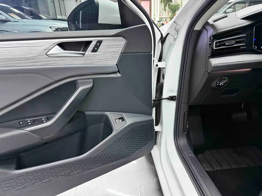 Sagitar 2023 280TSI DSG Super Edition купить на сайте DeffCars