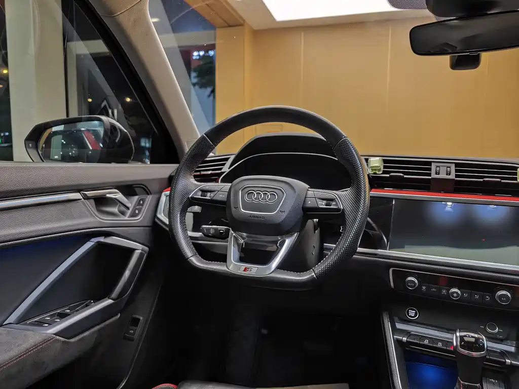 Audi Q3 Sportback 2020 40 TFSI Fashion купить на сайте DeffCars