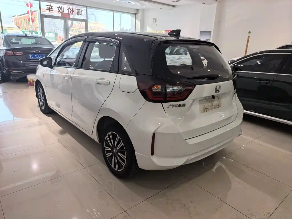 Fit 2021 1.5L CVT Fashion Edition купить на сайте DeffCars