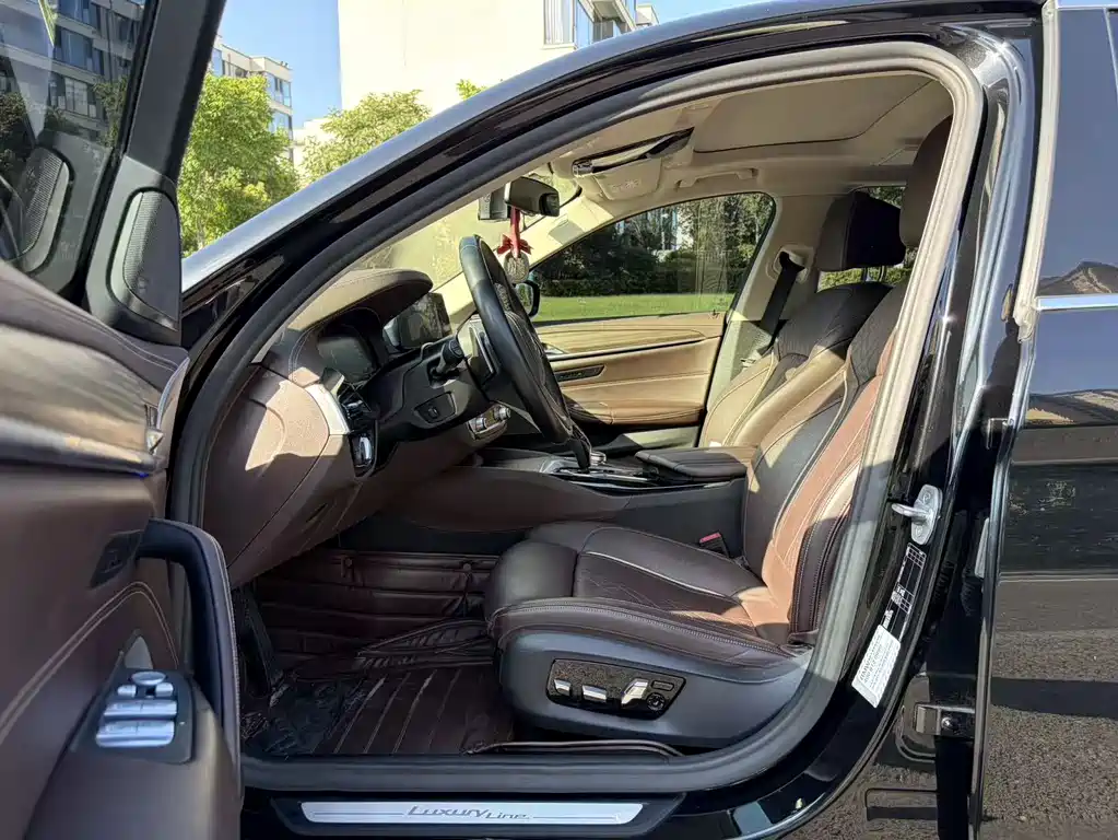 BMW 5 Series 2020 530Li Exclusive Luxury Package купить на сайте DeffCars