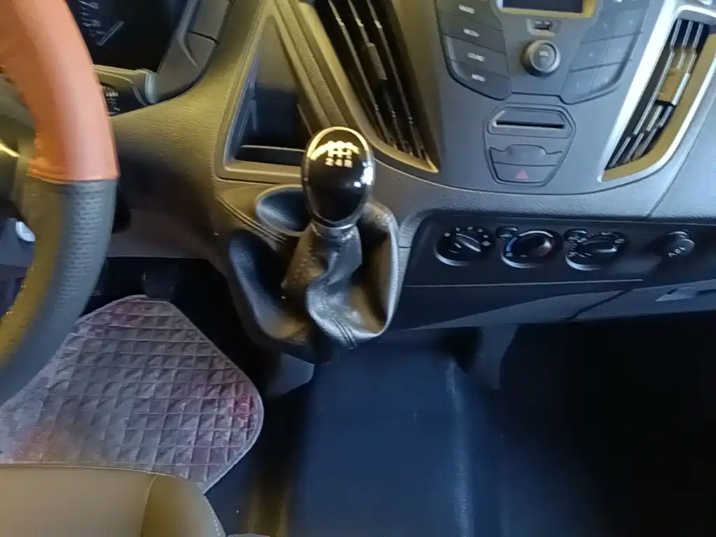 Transit 2019 2.0T Diesel Business Travel Type Center Axle Center Top 9 Seats National VI купить на сайте DeffCars