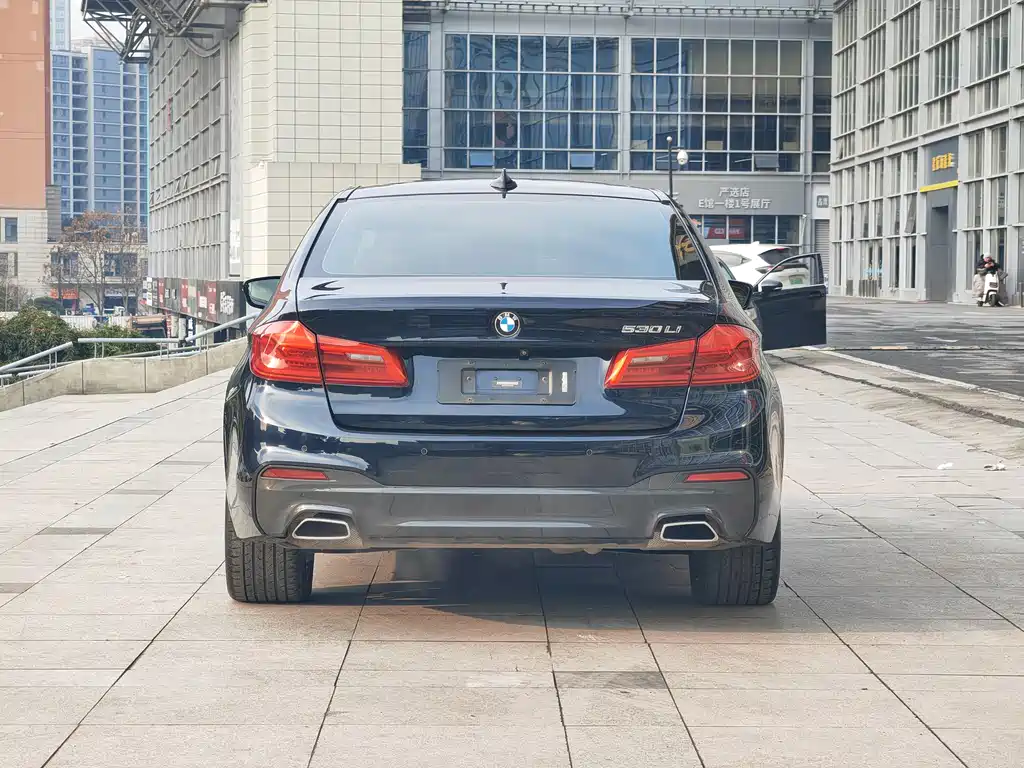 BMW 5 Series 2018 facelift 530Li Exclusive M Sports Package купить на сайте DeffCars