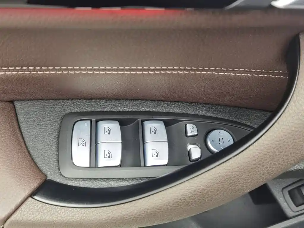 BMW X1 2022 sDrive25Li Leading Model купить на сайте DeffCars