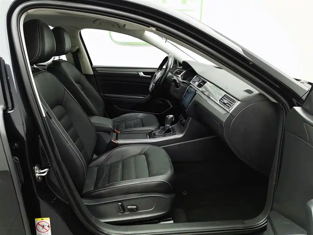 Passat 2017 280TSI DSG Premium Edition купить на сайте DeffCars