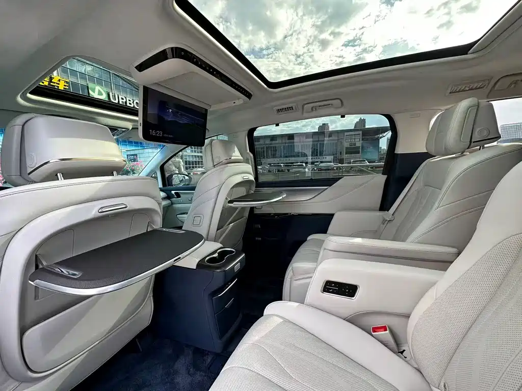 Buick GL8 New Energy 2024 Lu Zun Luxury Edition 6 seats купить на сайте DeffCars