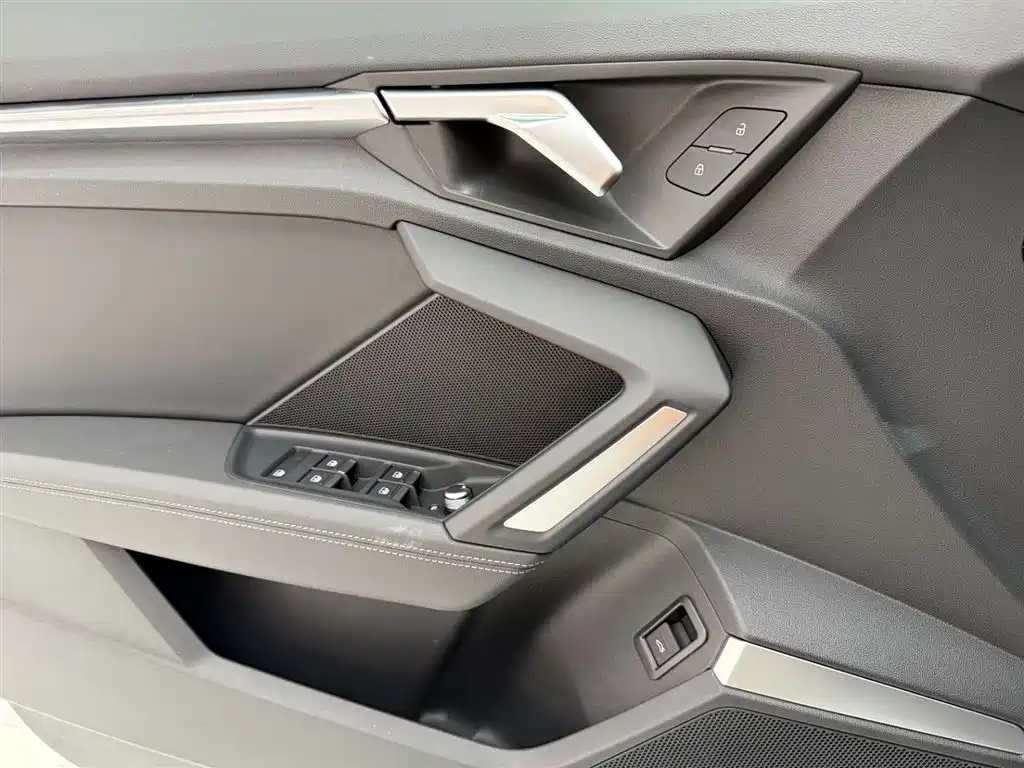 Audi A3 2026 A3L Limousine 35TFSI Flying Spur Exclusive купить на сайте DeffCars