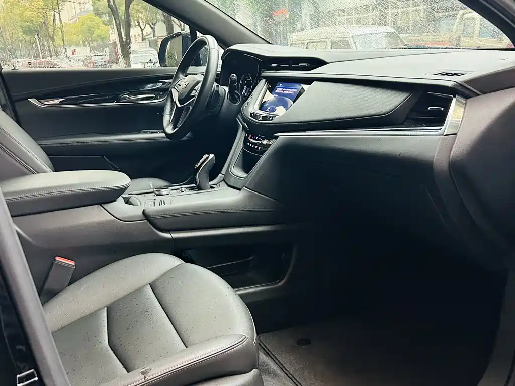 Cadillac XT5 2023 2.0T two-wheel drive fashion model купить на сайте DeffCars