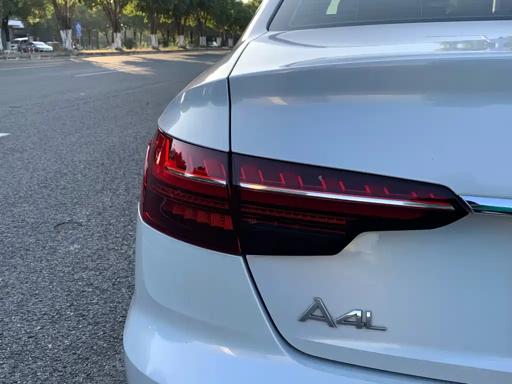Audi A4L 2020 40 TFSI Fashionable and Dynamic купить на сайте DeffCars